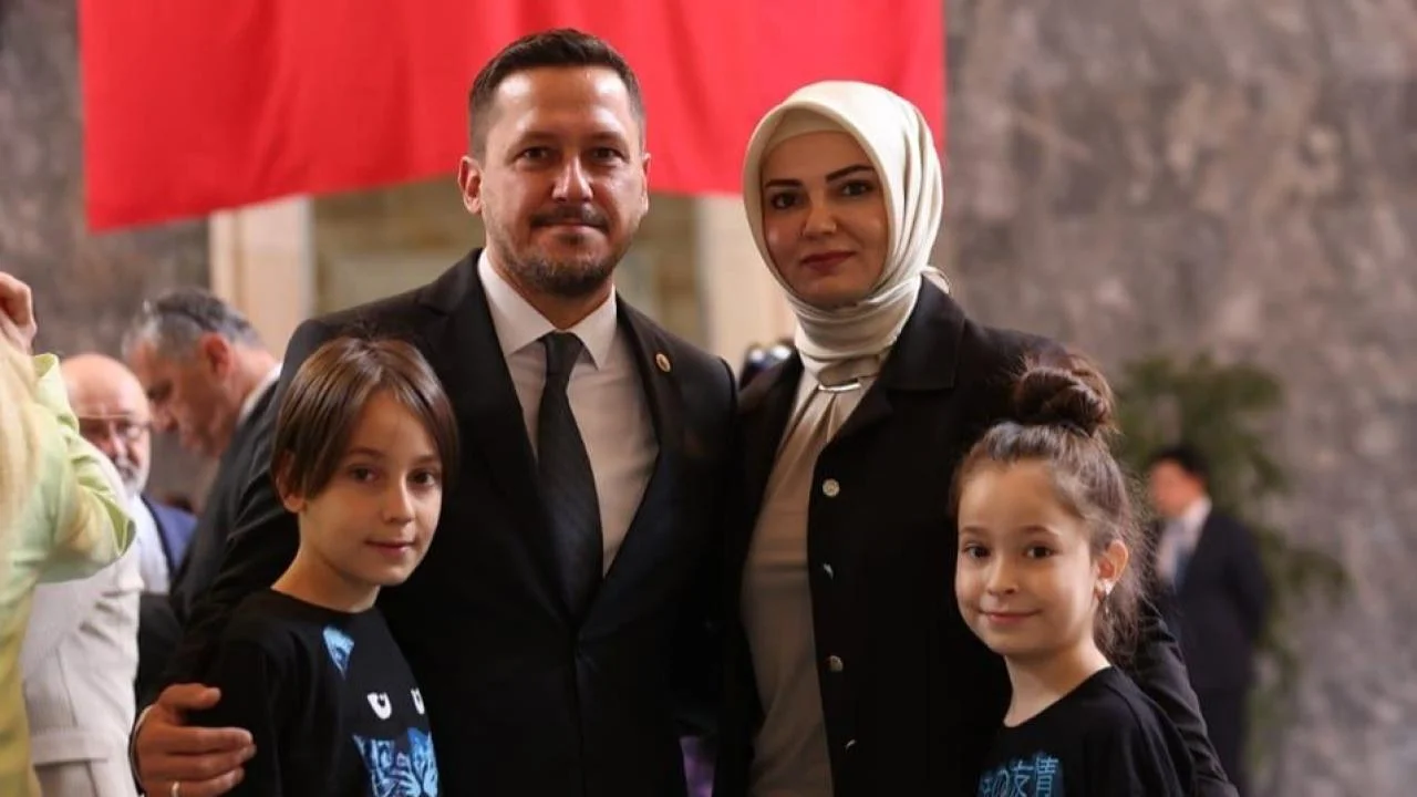 Vekil Eser Duygulandir 691Ed08Cb7937